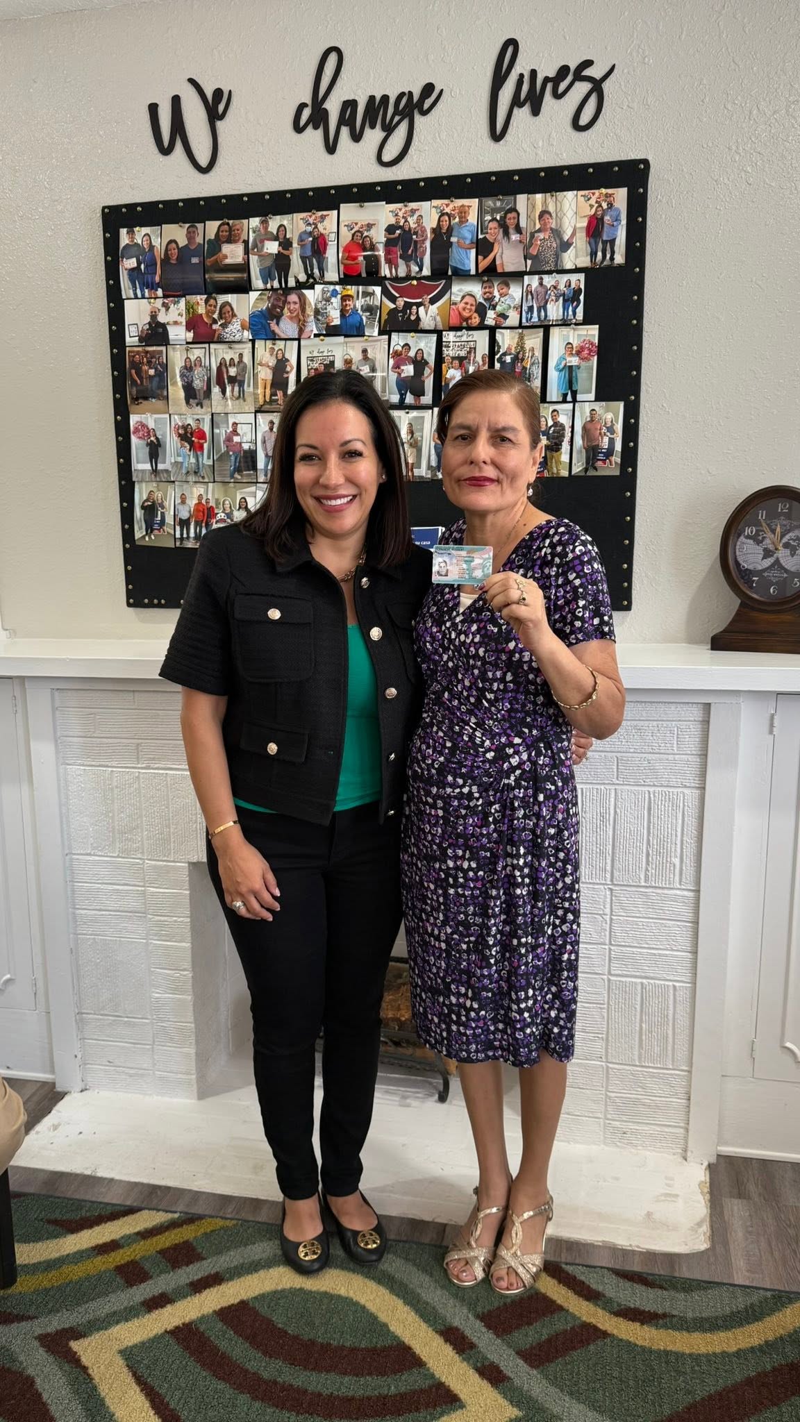 Maria con su abogada Gilda McDowell